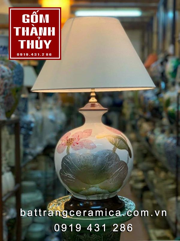 Đèn ngủ gốm sơn mài hoa sen cao cấp Bát Tràng sang trọng