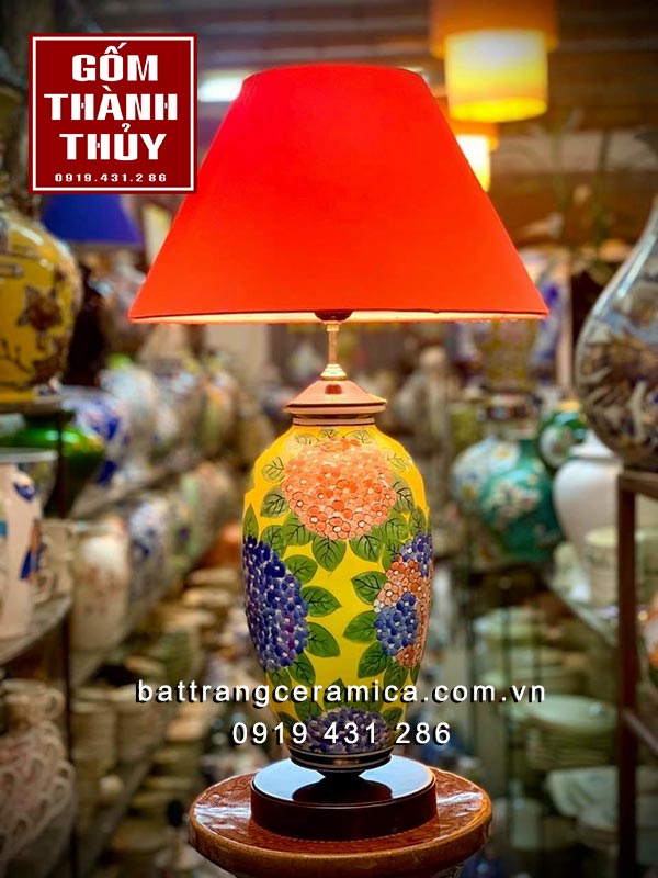 Đèn bàn gốm sơn mài hoa cẩm tú cầu đẹp sang trọng giá tốt Đèn bàn gốm sơn mài hoa cẩm tú cầu đẹp sang trọng giá tốt