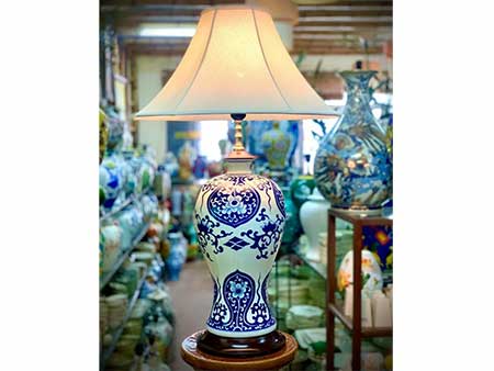 Đèn bàn gốm sứ cao cấp trang trí phòng khách đẹp sang trọng 