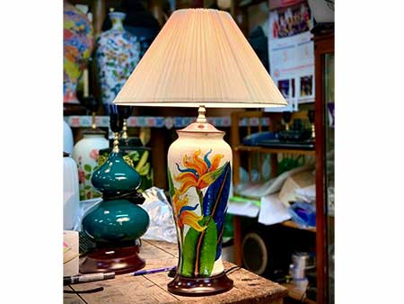 Đèn ngủ gốm sứ Bát Tràng vẽ hoa thiên điểu sang trọng bền đẹp 