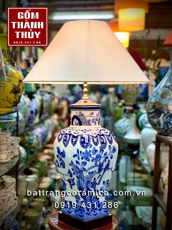 Đèn bàn gốm sứ men lam chân vuông đẹp cao cấp trang trí Đèn bàn gốm sứ men lam chân vuông đẹp cao cấp trang trí