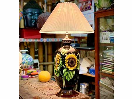 Đèn bàn gốm sứ Bát Tràng hoa hương dương sang trọng giá tốt 