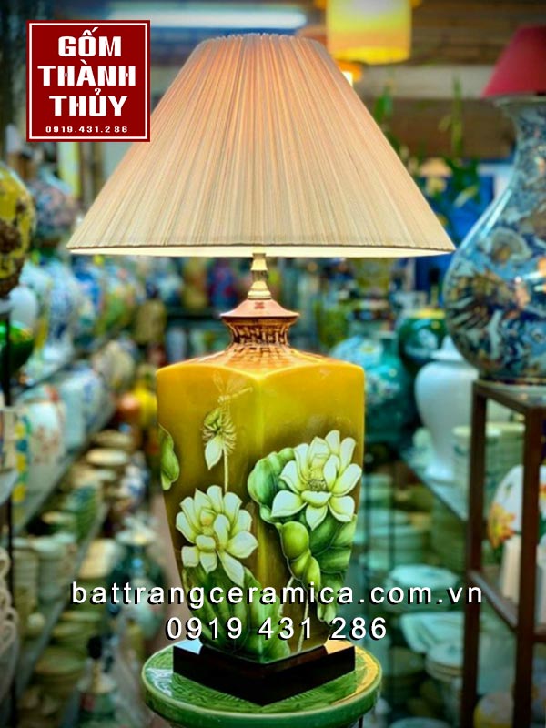Đèn bàn gốm sứ vuông vẽ hoa sen 3D sang trọng giá tốt