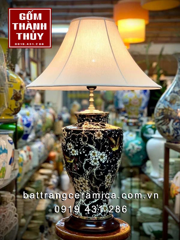 Đèn ngủ gốm sứ nền đen 63cm hoa mai sang trọng giá tốt