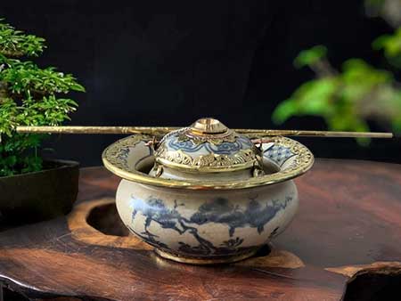 Điếu bát men rạn cổ Bát Tràng bọc đồng hoa văn tinh xảo 