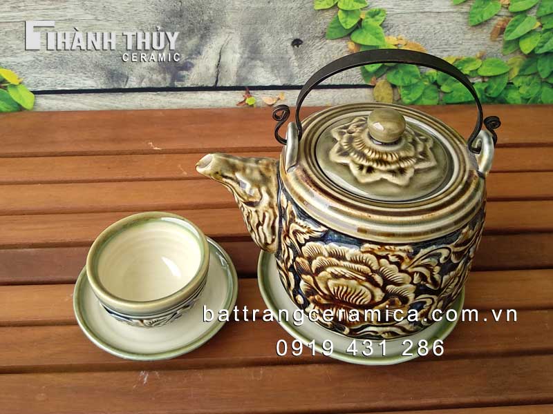 Ấm chén dáng vại hoa dây Bát Tràng men mịn quà tặng sang