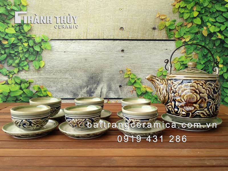 Ấm chén dáng vại hoa dây Bát Tràng men mịn quà tặng sang