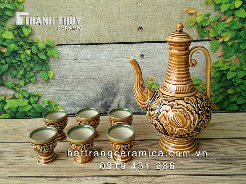 Ấm rót rượu men nâu da lươn khắc hoa dây sang trọng cao cấp