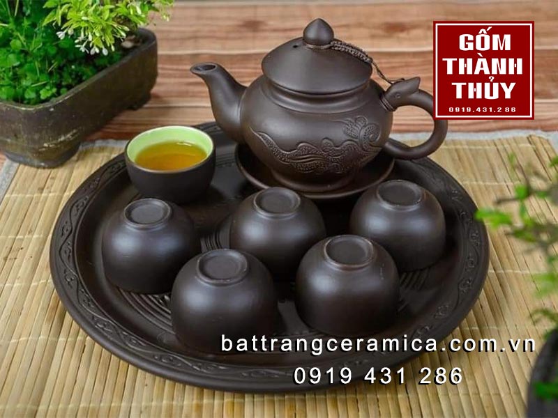 Bộ ấm trà gốm khắc hoa sang trọng tặng kèm khay đĩa cao cấp