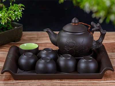 Bộ ấm trà hoa Sen gốm đen khay chữ nhật sang trọng quà tặng 