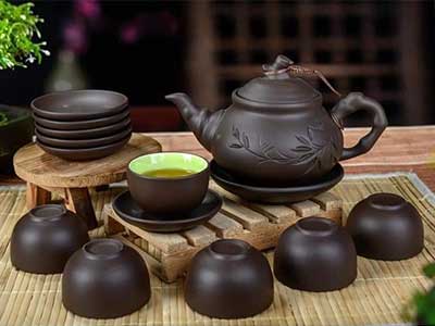 Bộ ấm chén gốm đen Bát Tràng khắc trúc tặng quà chất lượng 