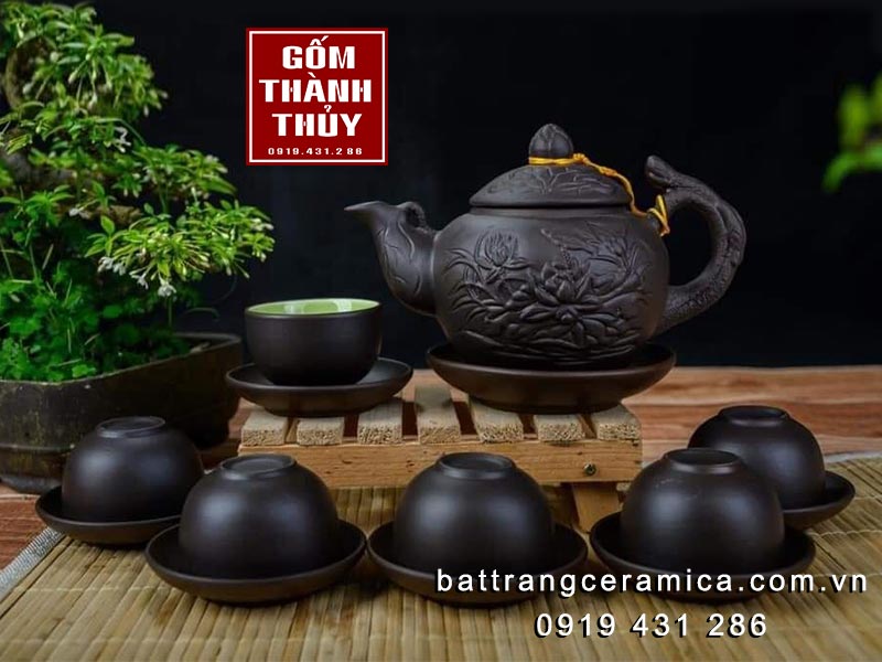 Bộ ấm trà Bát Tràng gốm sứ cao cấp đắp hoa quốc sắc