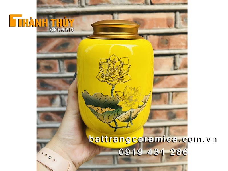 Bình trà gốm sứ Bát Tràng in logo sang trọng, quà tặng ý nghĩa 