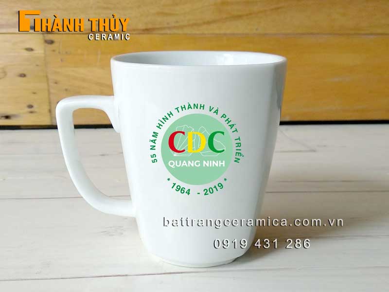 Ly sứ in logo quà tặng doanh nghiệp quà kỷ niệm ngày thành lập 
