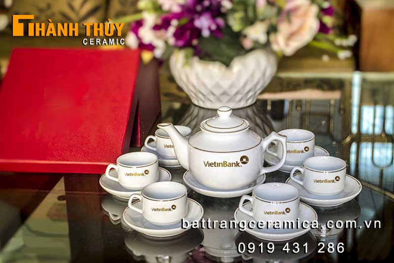 Ấm chén sứ Bát Tràng tặng quà Tết doanh nghiệp sang trọng 