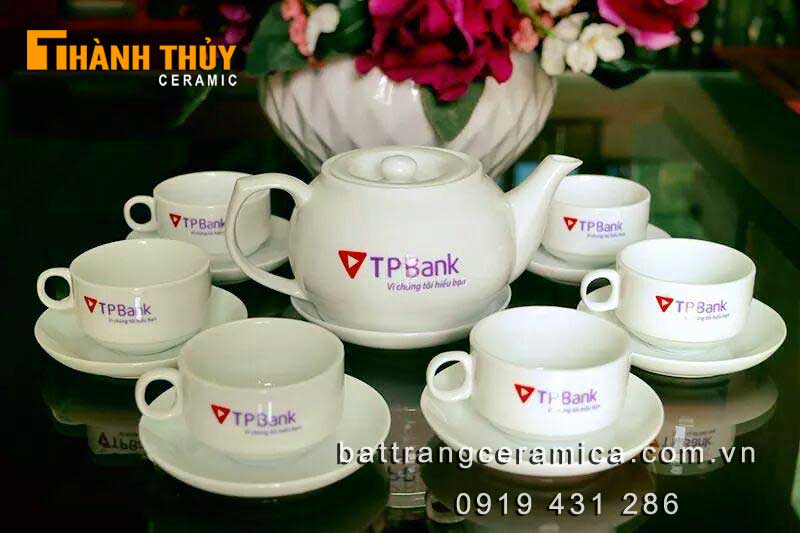 Ấm chén nắp lõm Bát Tràng quà tặng doanh nghiệp sang trọng tiện dụng