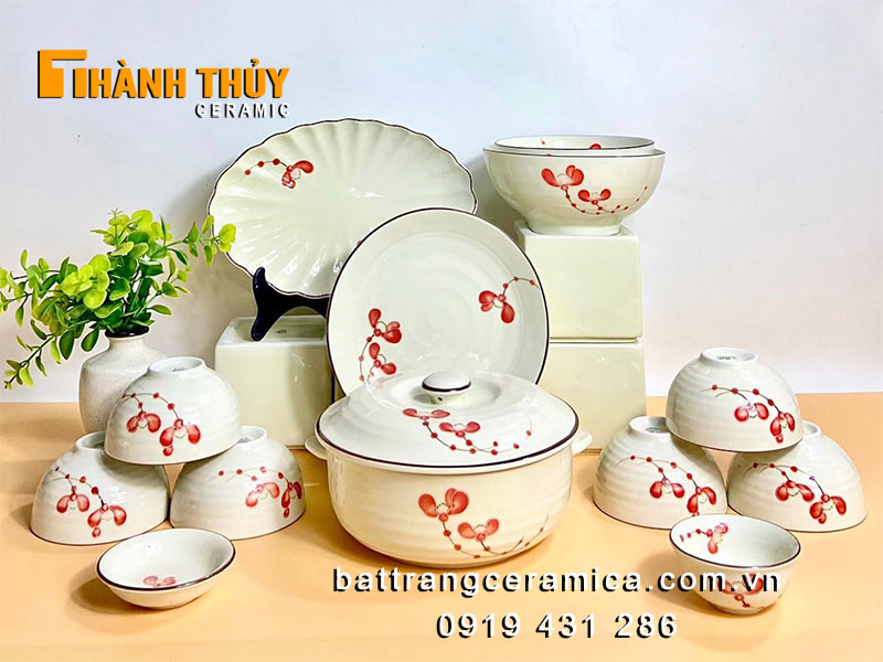 Bộ bát đĩa Bát Tràng men kem hoa đào đỏ 13c sang trọng an toàn Bộ bát đĩa Bát Tràng men kem hoa đào đỏ 13c sang trọng an toàn