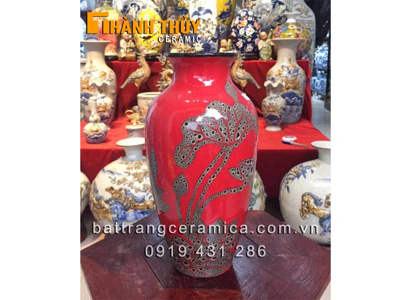 Lọ hoa đùi dế đỏ vẽ Sen gốm sứ Bát Tràng quà tặng đẹp Lọ hoa đùi dế đỏ vẽ Sen gốm sứ Bát Tràng quà tặng đẹp