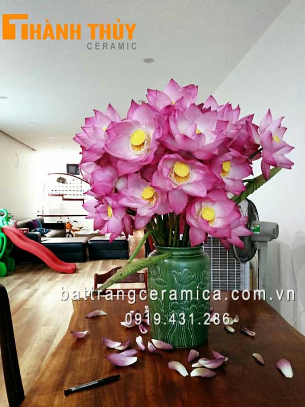 Bình xanh ngọc khắc hoa sen sang trọng quà tặng ý nghĩa
