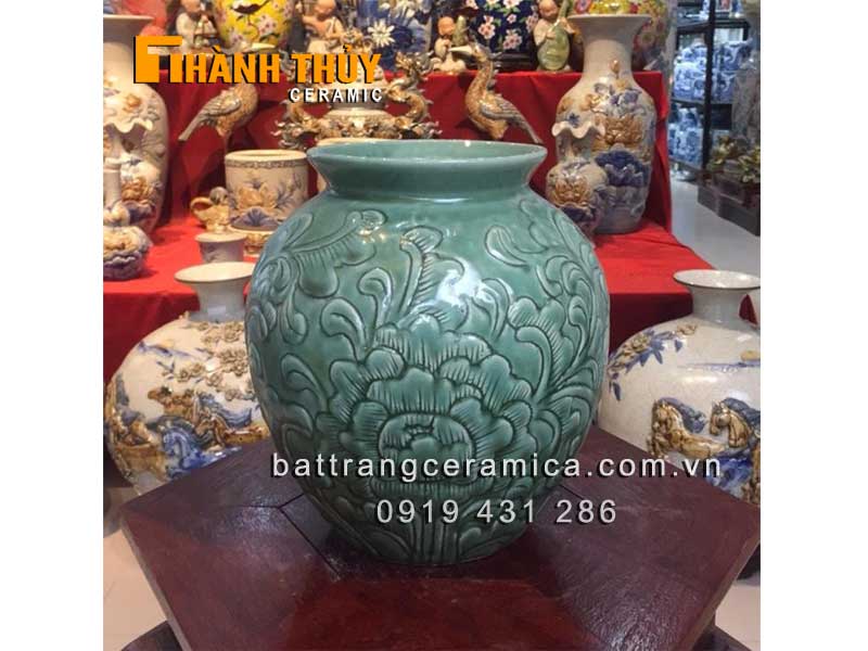 Vò xanh ngọc khắc hoa nổi 17 cm gốm Bát Tràng sang trọng độc đáo