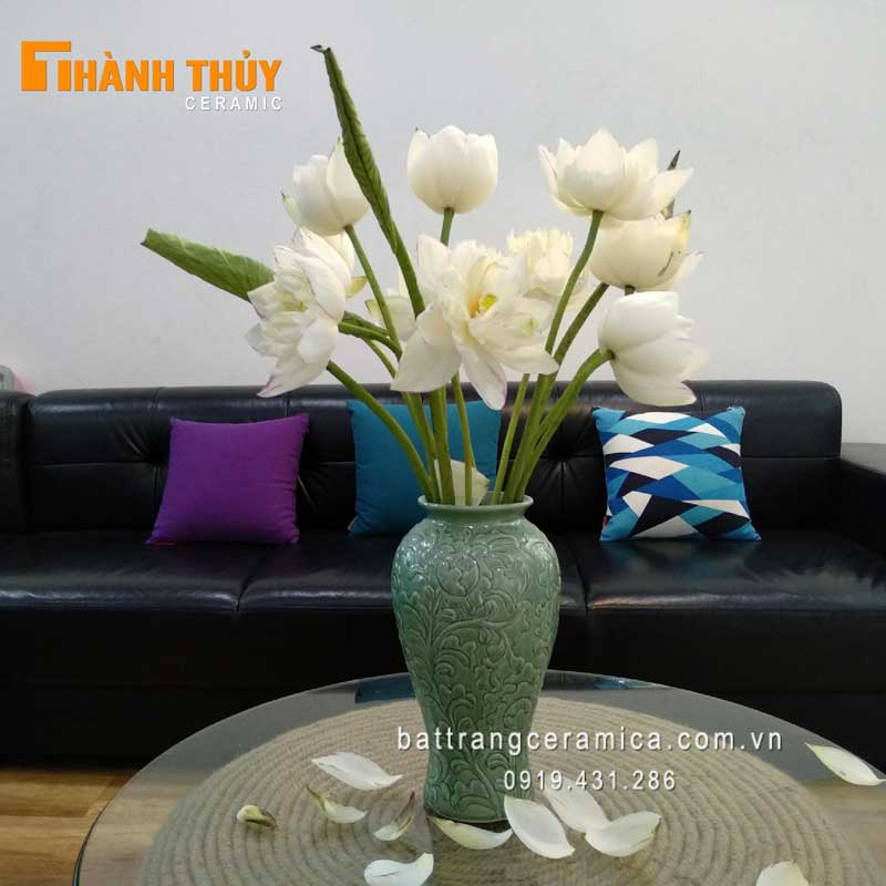 Lọ Đùi Dế Xanh Ngọc Khắc Hoa Nổi Sang Trọng Phù Dung Tinh Tế