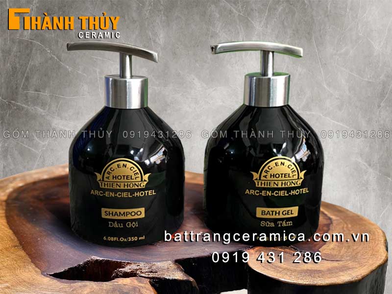 Bộ bình đựng dầu gội sữa tắm khách sạn sang trọng quà tặng độc đáo Bộ bình đựng dầu gội sữa tắm khách sạn sang trọng quà tặng độc đáo