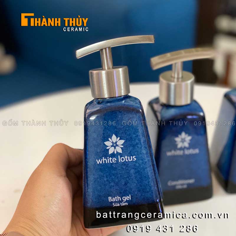 Bình đựng dầu gội sữa tắm sứ men hỏa biến khách sạn sang trọng tiện dụng