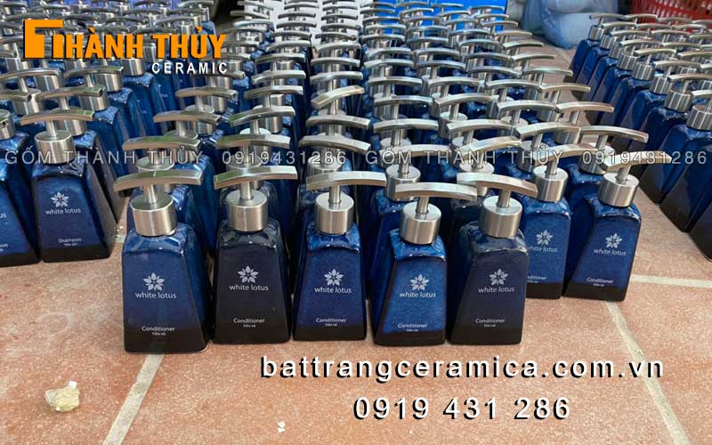 Bình đựng dầu gội sữa tắm sứ men hỏa biến khách sạn sang trọng tiện dụng
