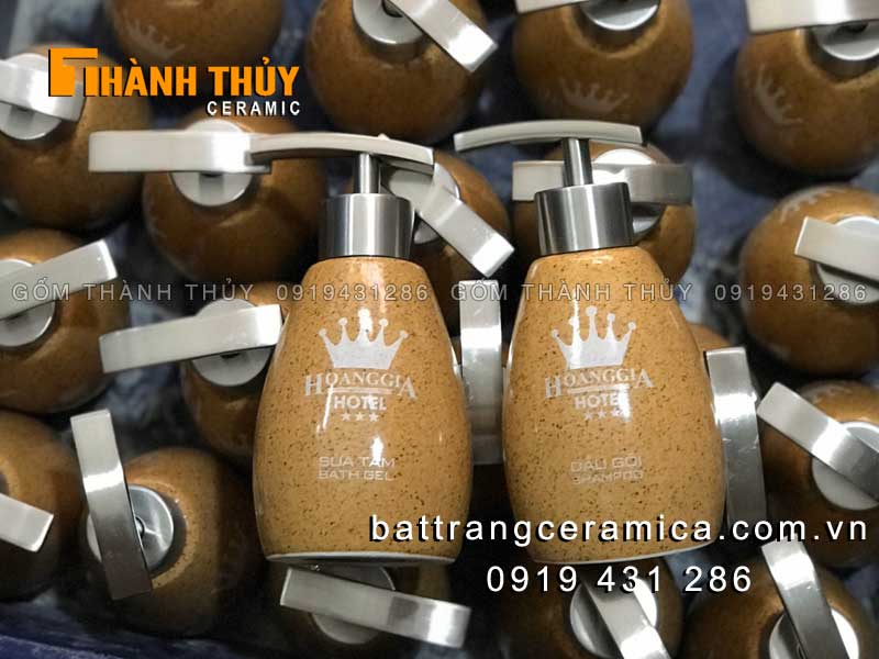 Bộ bình dầu gội sữa tắm khách sạn dáng xoài sang trọng tiện lợi Bộ bình dầu gội sữa tắm khách sạn dáng xoài sang trọng tiện lợi