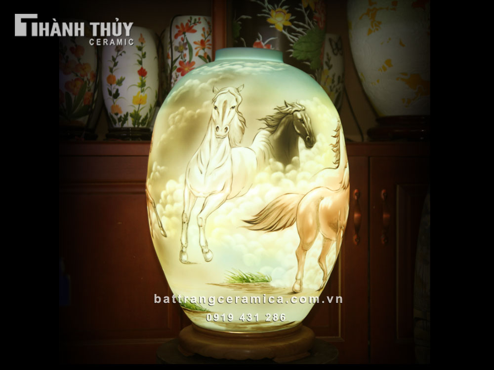 Đèn sứ thấu quang bát mã truy phong Bát Tràng cao cấp sang trọng