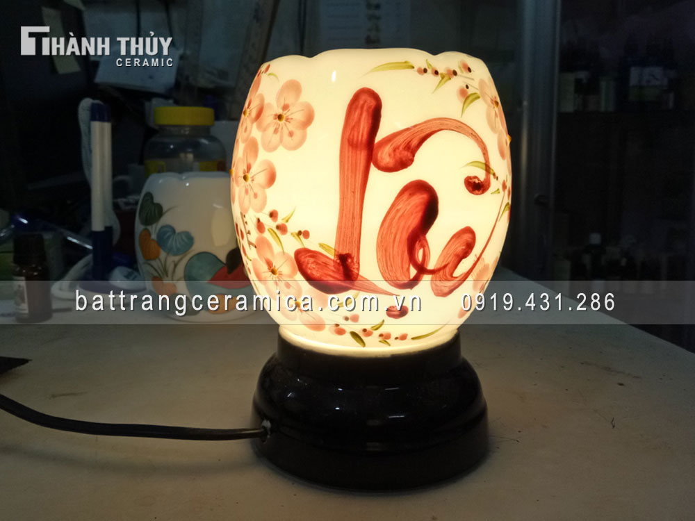 Đèn xông tinh dầu chữ Lộc hoa Đào quà tặng đẹp cao cấp giá tốt