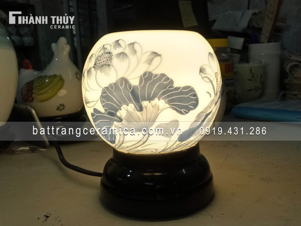 Đèn xông tinh dầu hoa Sen đẹp quà tặng độc đáo giá tốt