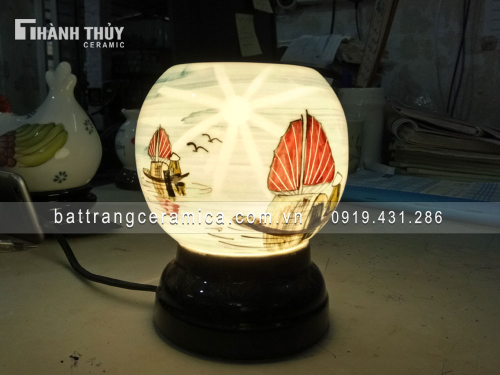 Đèn xông tinh dầu thuyền buồm sang trọng quà tặng độc đáo