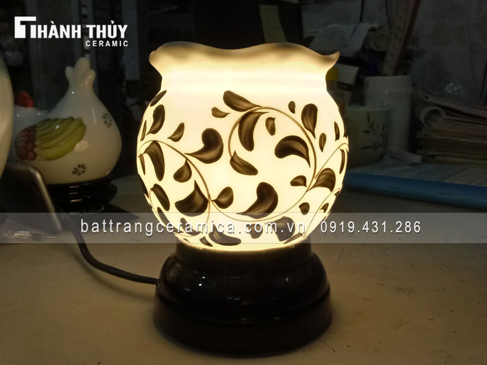Đèn xông tinh dầu mini miệng loe hoa dây trang trí dịu dàng