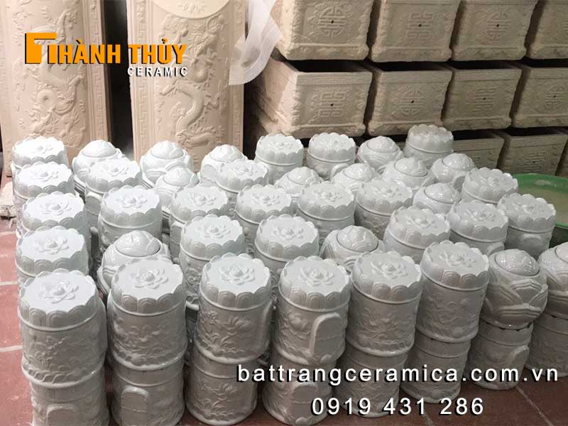 Hủ tro cốt trắng đài sen Bát Tràng cao cấp nhỏ gọn tiện lợi Hủ tro cốt trắng đài sen Bát Tràng cao cấp nhỏ gọn tiện lợi