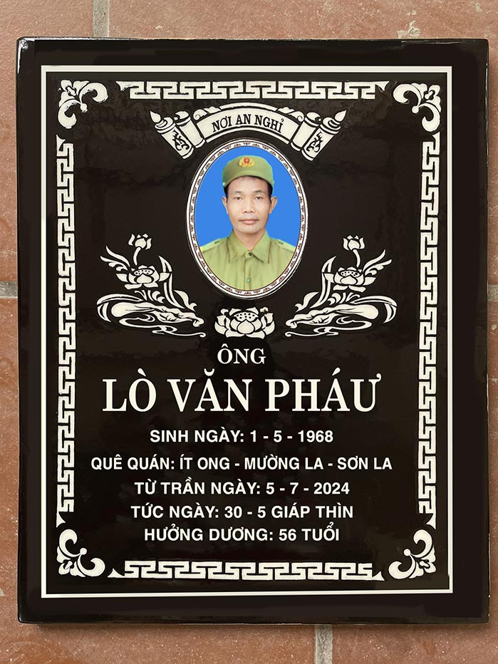 Bia mộ sứ Bát Tràng bền đẹp giá tốt mẫu mã đa dạng chuẩn phong thủy