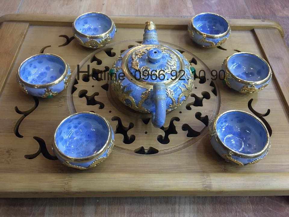 Bộ ấm chén trà ngọc bọc rồng sang trọng tặng quà ý nghĩa Bộ ấm chén trà ngọc bọc rồng sang trọng tặng quà ý nghĩa