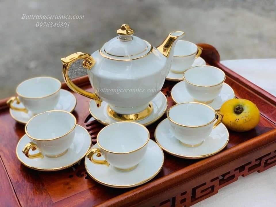 Bộ ấm chén Bát Tràng vẽ vàng đèn thần sang trọng mua ngay