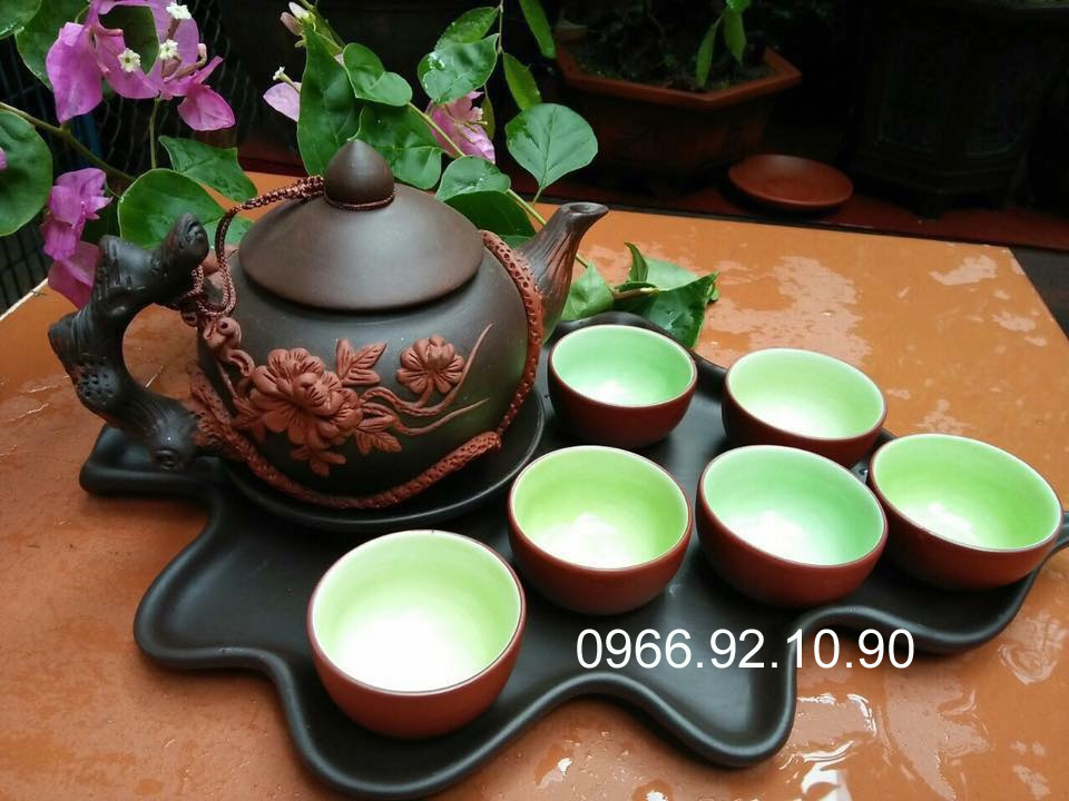 Ấm chén hoa mai đắp nổi gốm đỏ sang trọng, bộ 6 chén đẹp 
