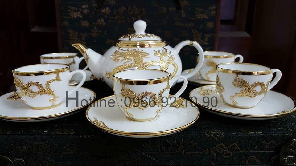 Ấm chén sứ trắng sương bọc rồng quà tết sang trọng, tinh tế