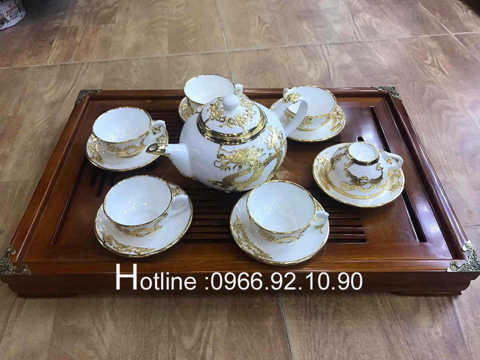 Ấm chén sứ trắng sương bọc rồng quà tết sang trọng, tinh tế
