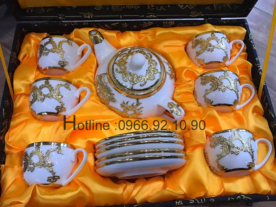 Ấm chén sứ trắng sương bọc rồng quà tết sang trọng, tinh tế
