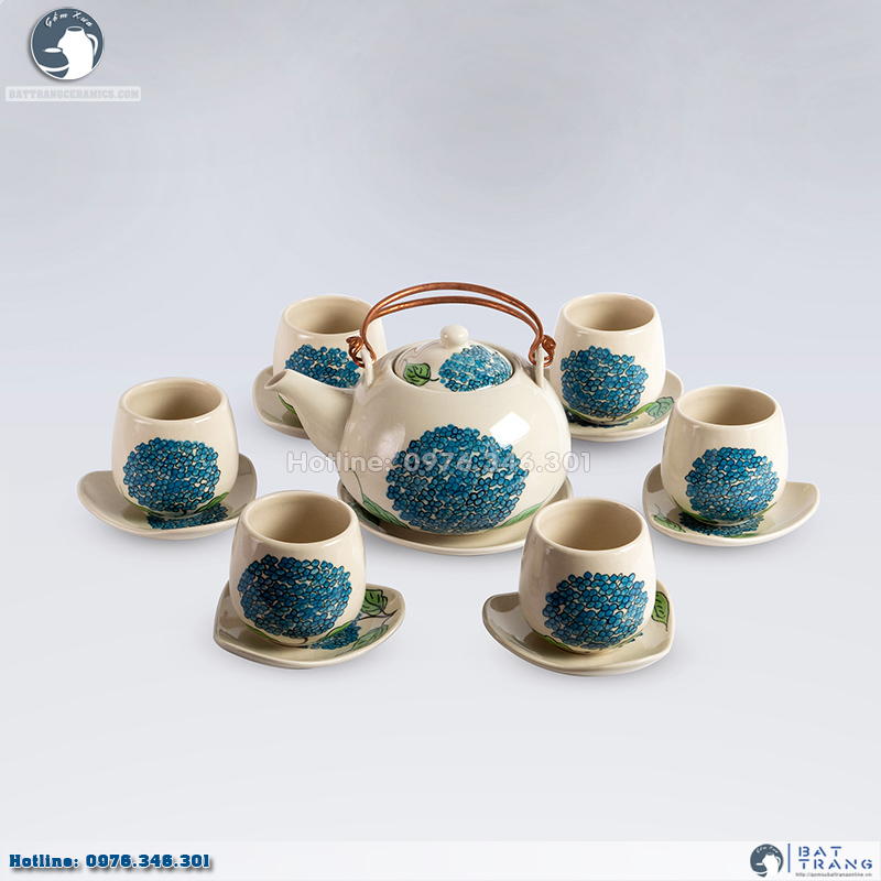 Bộ ấm chén Bát Tràng cẩm tú cầu quai đồng sang trọng, tinh tế 
