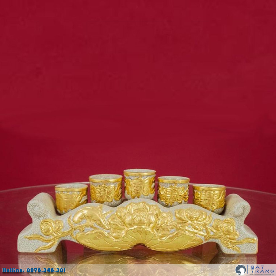 Kỷ ngai men rạn đắp nổi Sen dát vàng Bát Tràng sang trọng cao cấp 