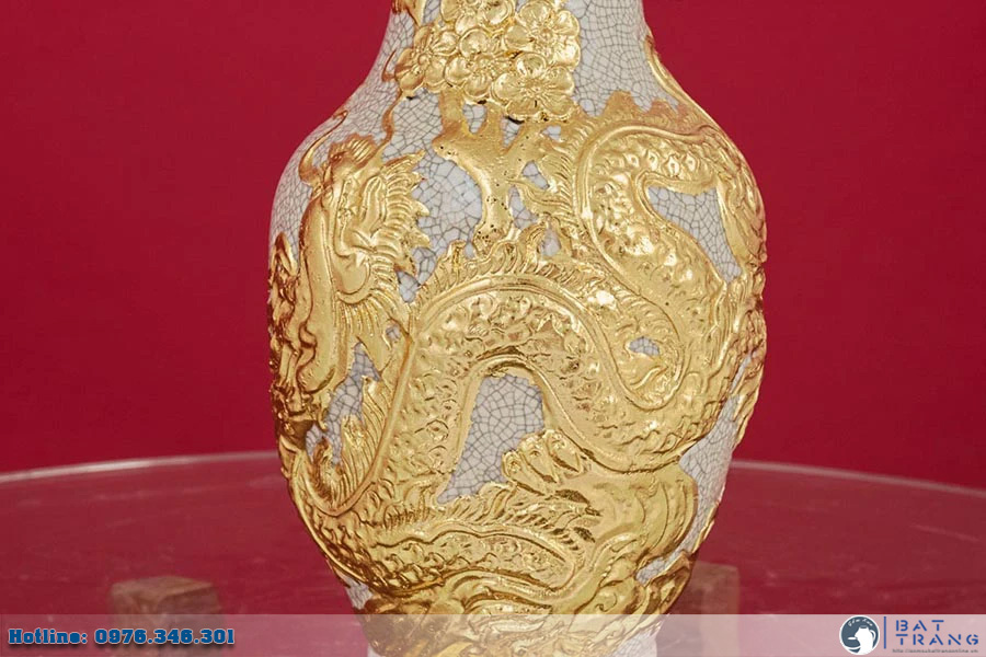 Lọ hoa Bát Tràng men rạn đắp nổi Rồng dát vàng sang trọng cao cấp