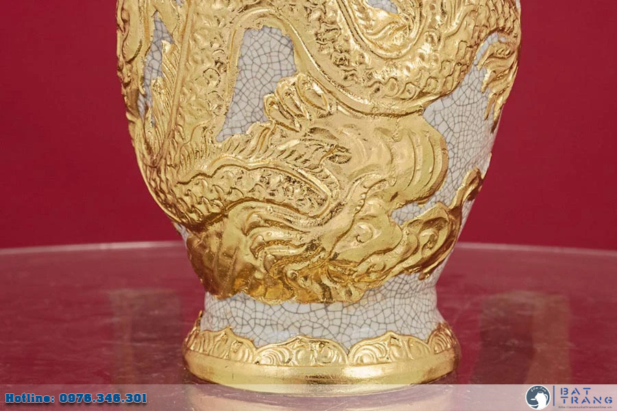 Lọ hoa Bát Tràng men rạn đắp nổi Rồng dát vàng sang trọng cao cấp