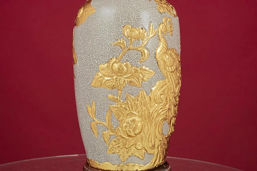 Lọ hoa thờ Công Danh Phú Quý men rạn dát vàng đắp nổi sang trọng