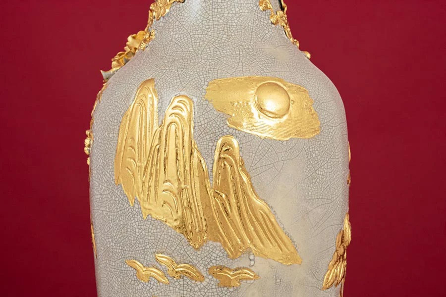 Lọ hoa thờ Công Danh Phú Quý men rạn dát vàng đắp nổi sang trọng