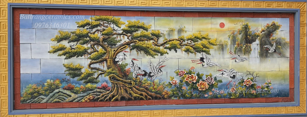 Tranh gốm ốp tường Tùng hạc diên niên đắp nổi sang trọng Bát Tràng 