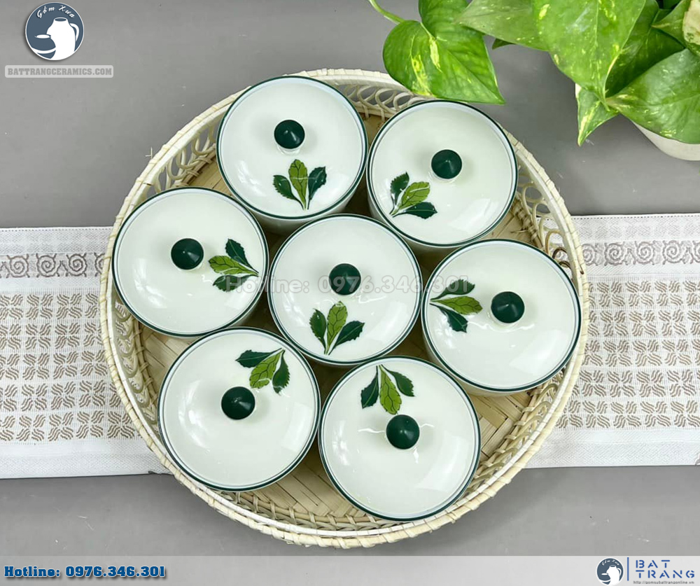 Khay mứt tết gốm sứ lá xanh dáng trụ cao cấp tiện lợi Khay mứt tết gốm sứ lá xanh dáng trụ cao cấp tiện lợi
